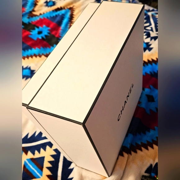 Auth Chanel White Logo Signature Gift Box Handbag Purse Bag Travel Storage Large - Picture 6 of 11